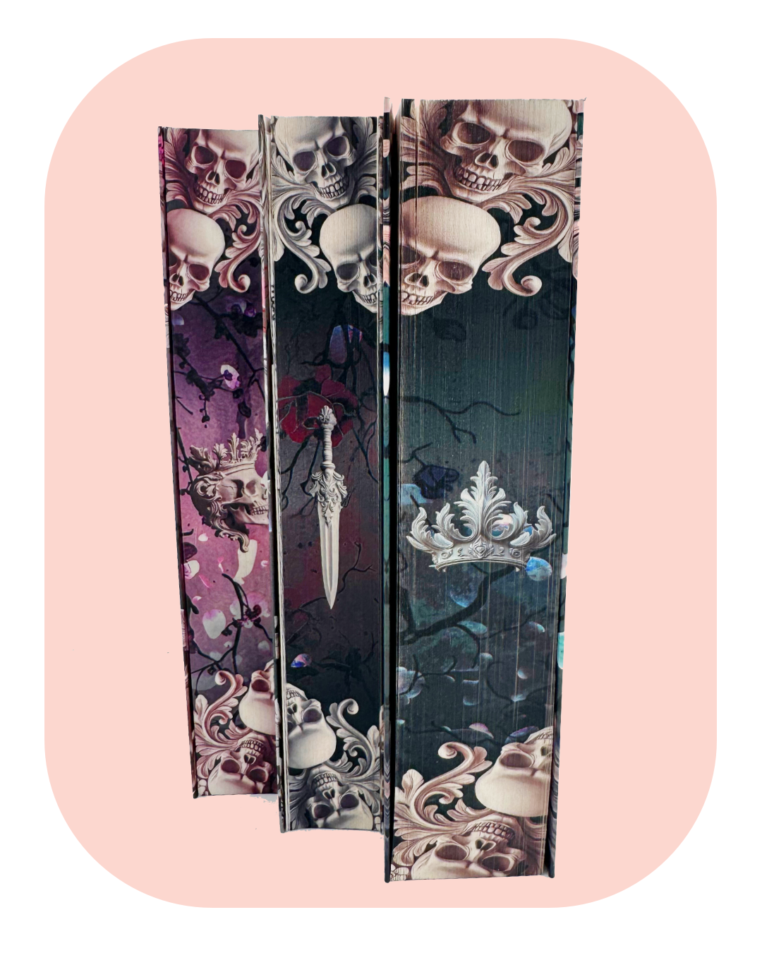 Die gesamte Reihe: Crowned im Schuber mit tollen Extras