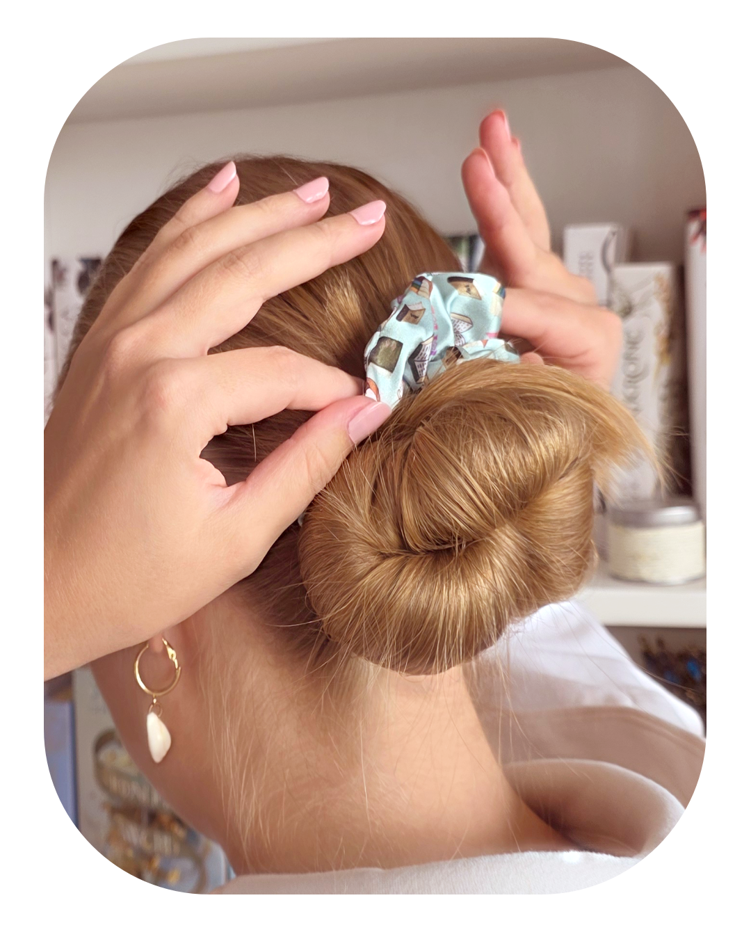 Bookish Scrunchie: Das buchige Von Morgen Haargummi  🎀