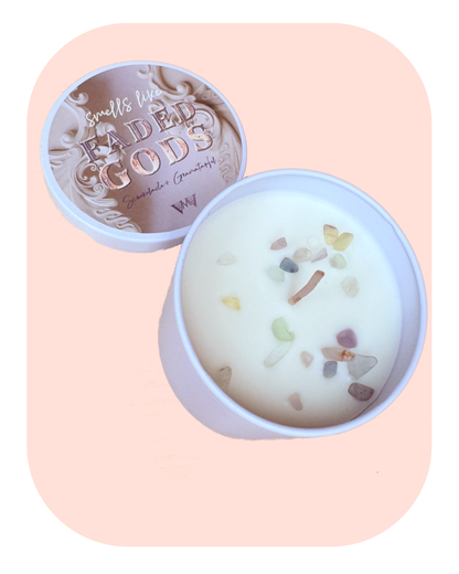 Bookish Kerze: smells like Faded Gods 🎀