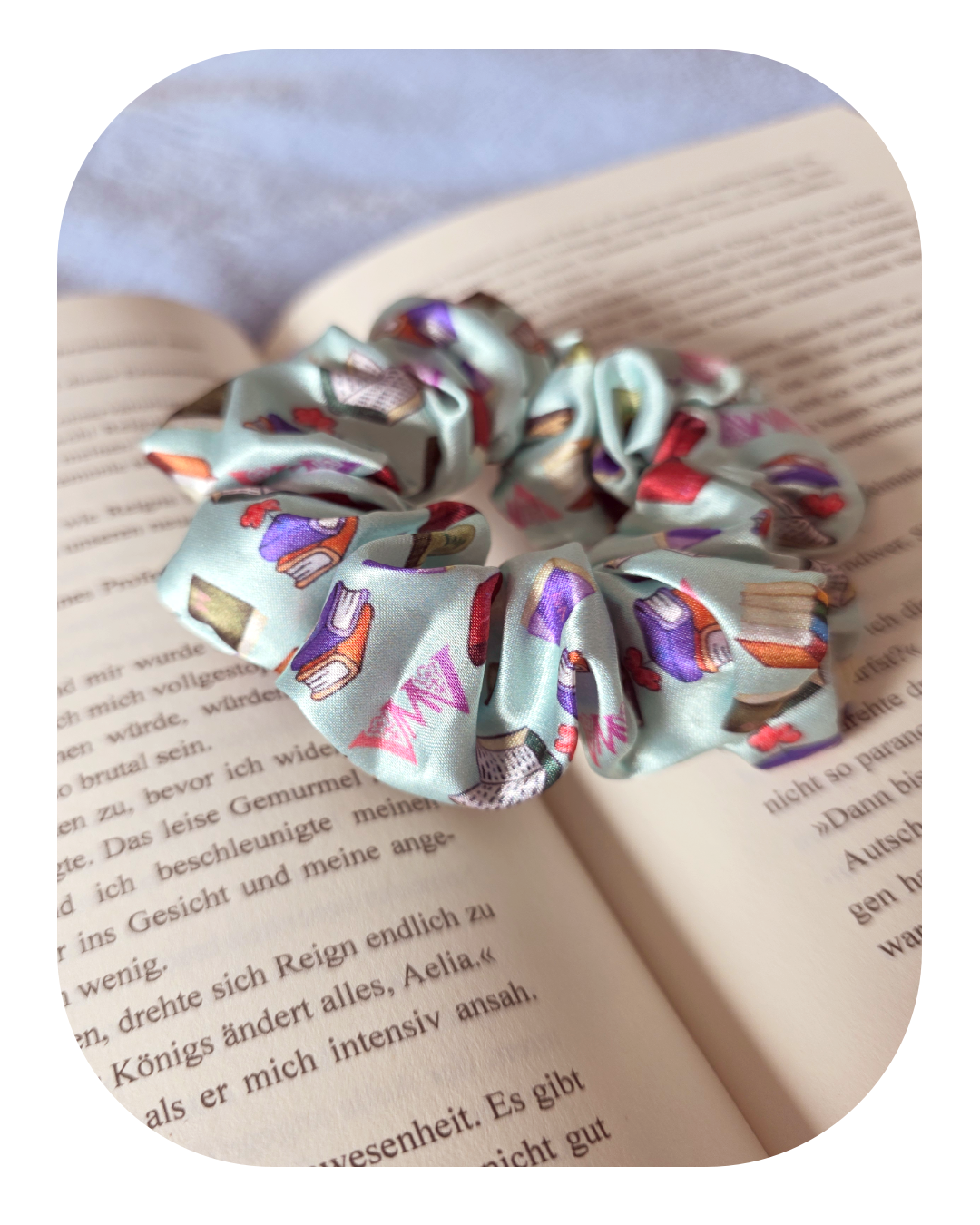 Bookish Scrunchie: Das buchige Von Morgen Haargummi  🎀
