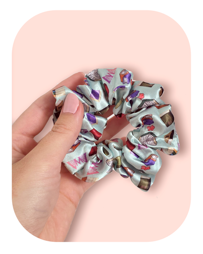 Bookish Scrunchie: Das buchige Von Morgen Haargummi  🎀